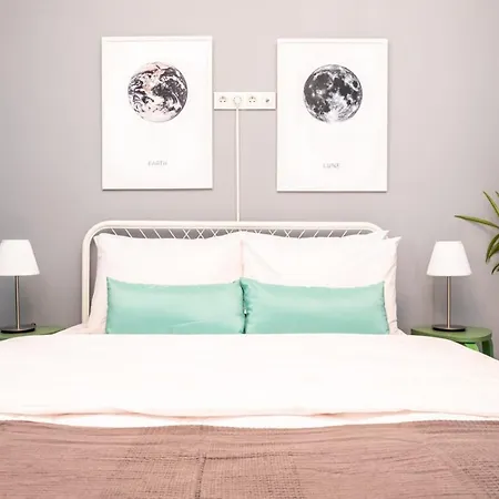 Captivating Flat On Bagdat Street *
