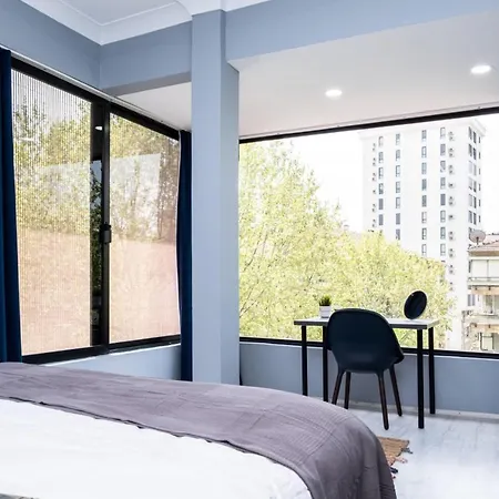 Captivating Flat On Bagdat Street דירה *