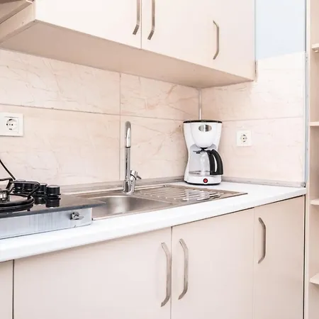 Captivating Flat On Bagdat Street *